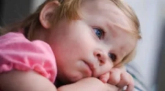 Bolha harap a gyermek testén: mit néz ki, és mit kell tennie